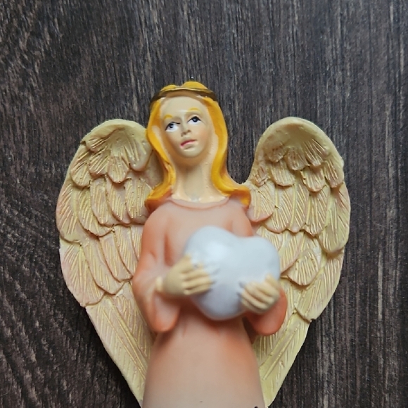 Angel Figurine with Heart - Orange and White - Picture 3 of 6